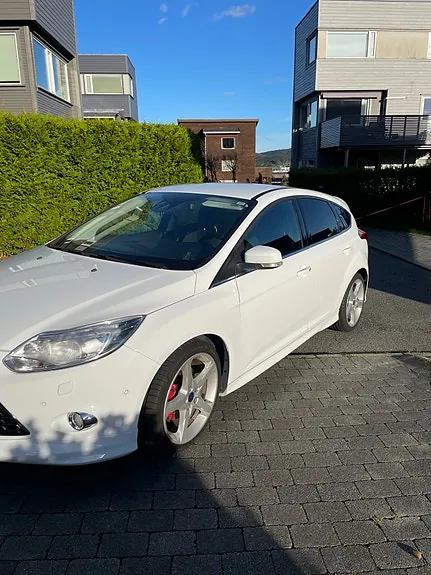 Ford Focus 2014 photo 2
