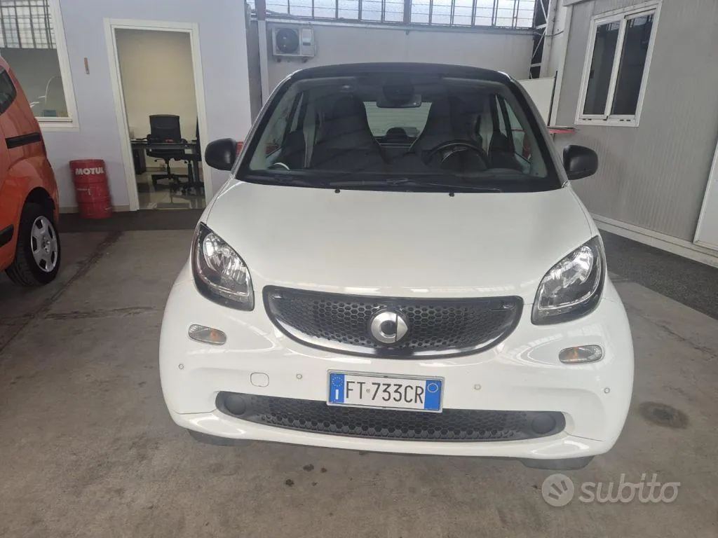 Smart Fortwo 2018 photo 2