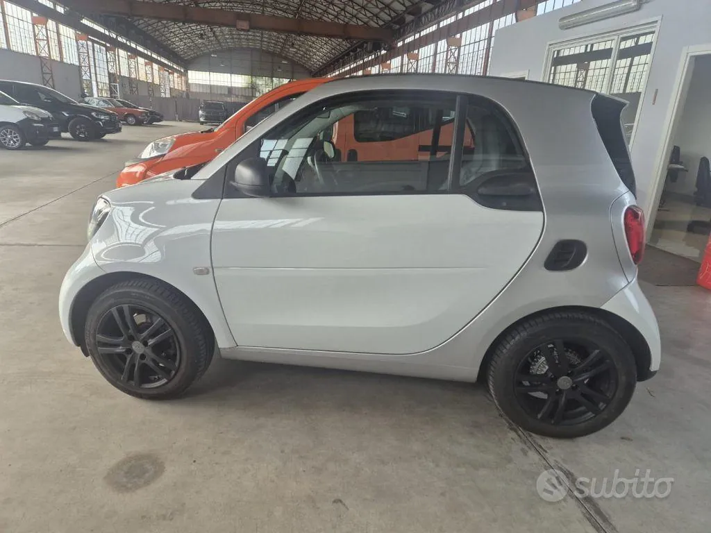 Smart Fortwo 2018 photo 4