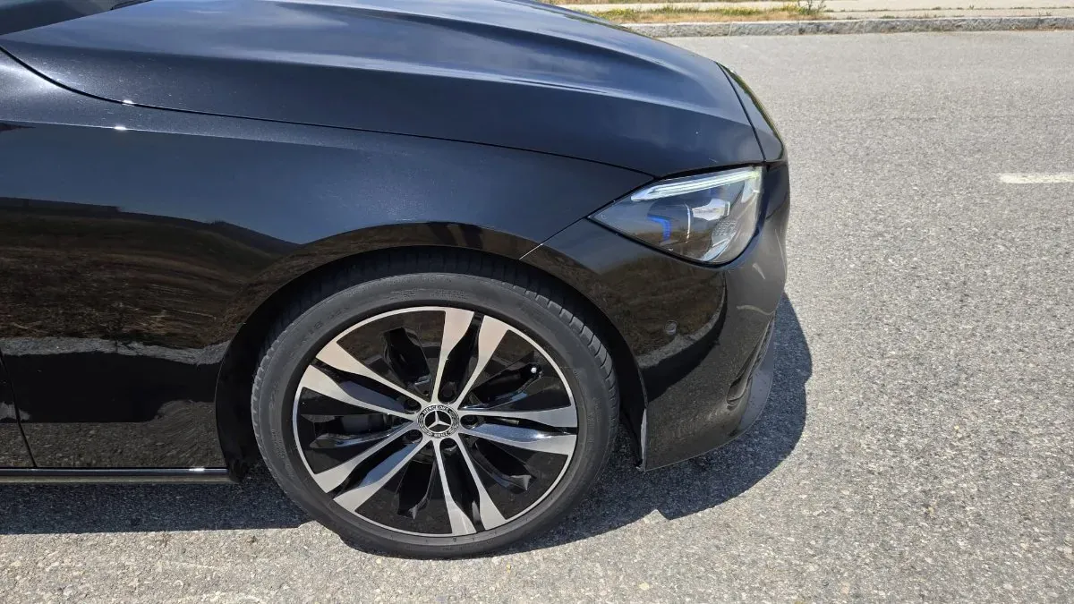 Mercedes-Benz C-Class 2023 photo 3