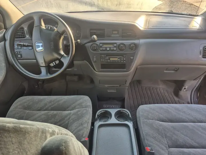 Honda Odyssey 2004 photo 4