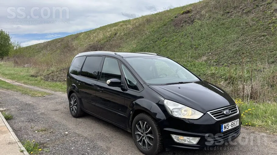 Ford Galaxy 2010 photo 4