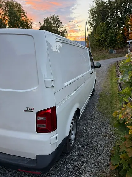 Volkswagen Transporter 2018 photo 3