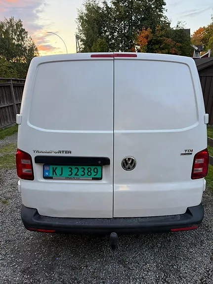 Volkswagen Transporter 2018 photo 2