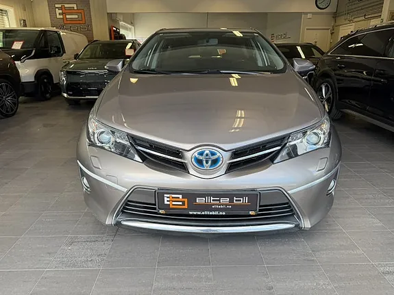 Toyota Auris 2013 photo 2