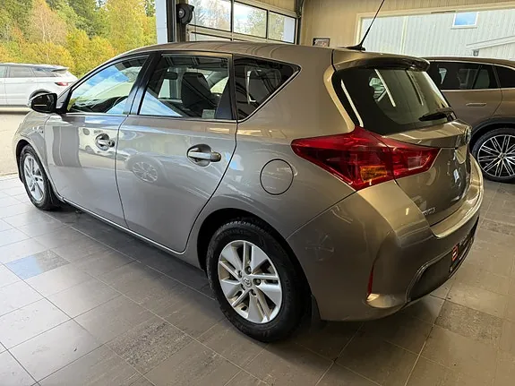 Toyota Auris 2013 photo 4