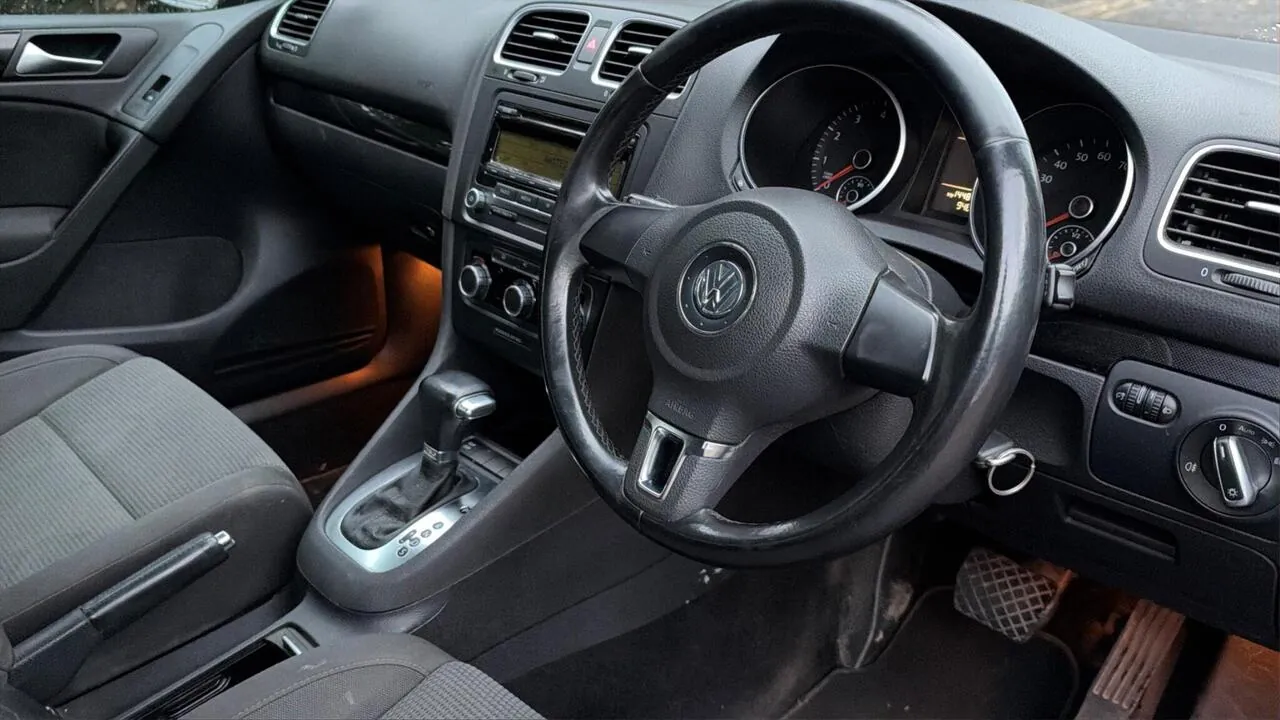 Volkswagen Golf 2010 photo 3