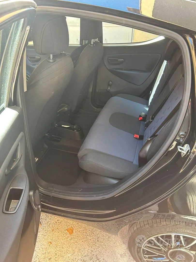 Lancia Ypsilon 2023 photo 4