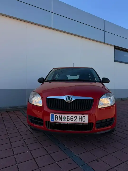 Skoda Fabia 2009 photo 3