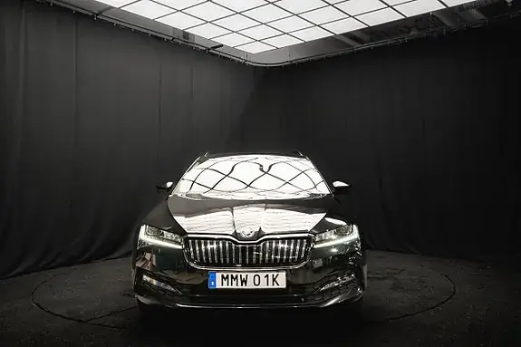 Skoda Superb 2023 photo 4