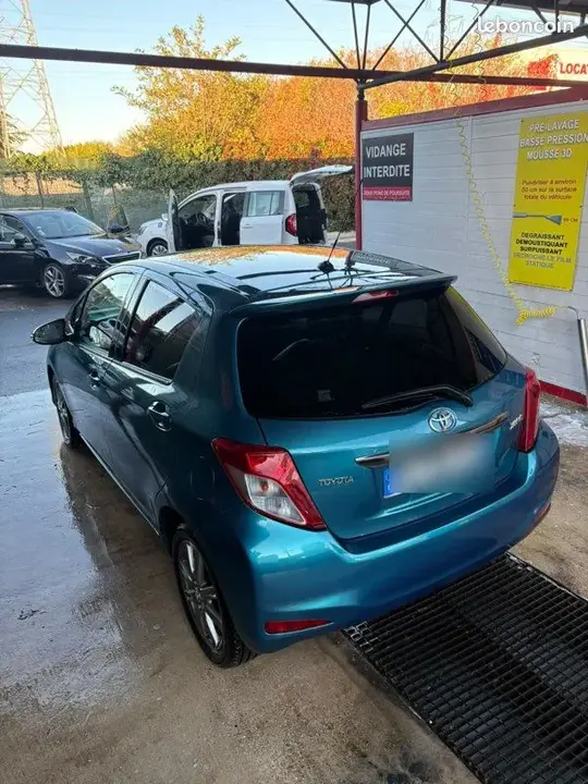 Toyota Yaris 2011 photo 3