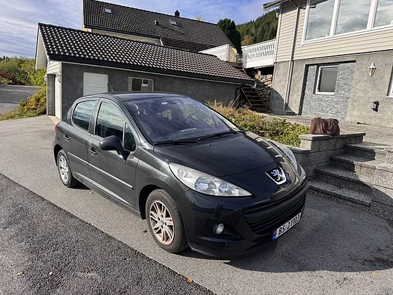 Peugeot 207 2011 photo 4