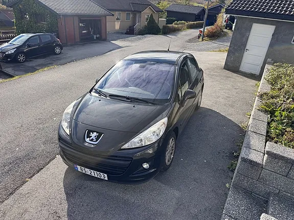 Peugeot 207 2011 photo 5