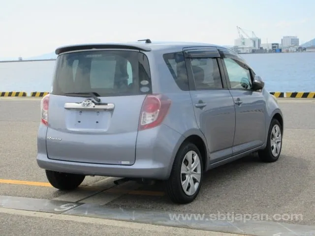 Toyota Ractis G L 2010 photo 4