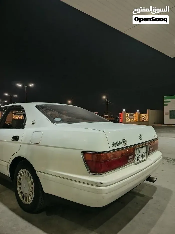 Toyota Crown 1993 photo 4