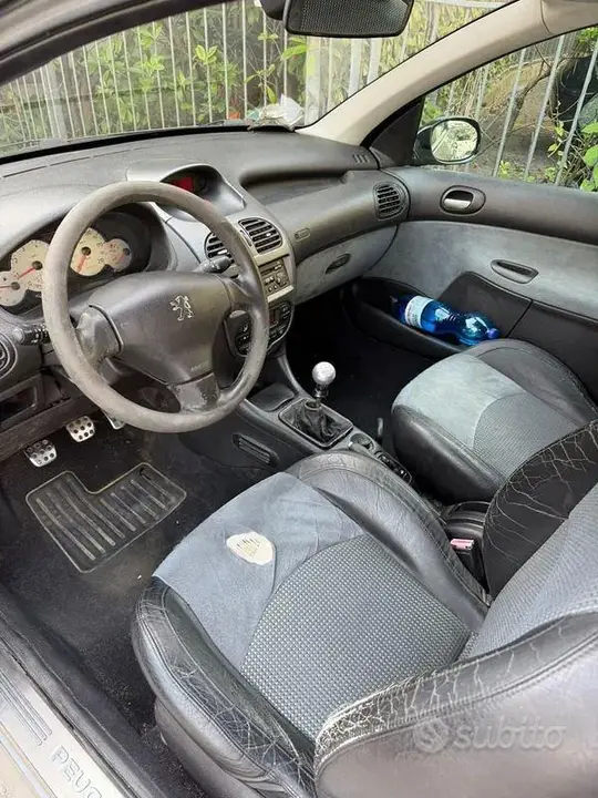 Peugeot 206 2002 photo 3