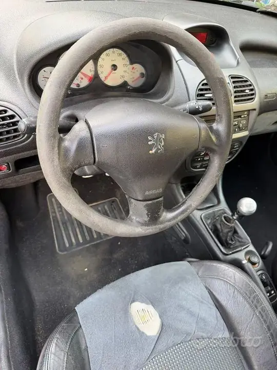 Peugeot 206 2002 photo 4