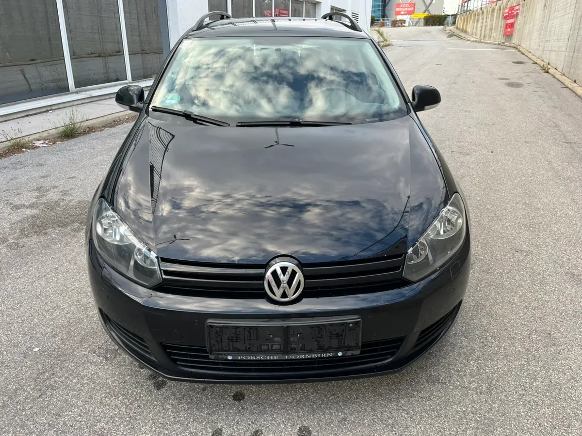 Volkswagen Golf 2011 photo 2