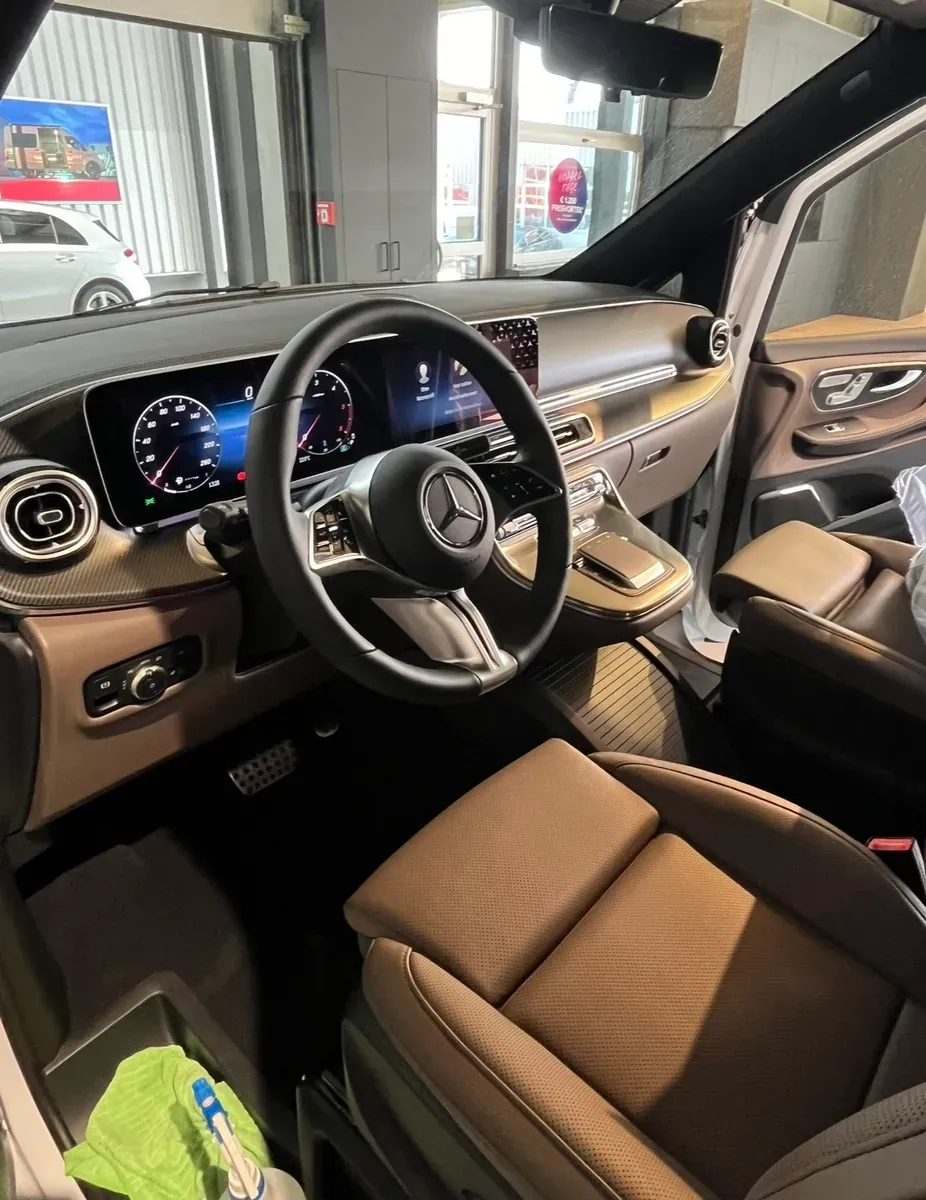 Mercedes-Benz V-Class 2024 photo 2