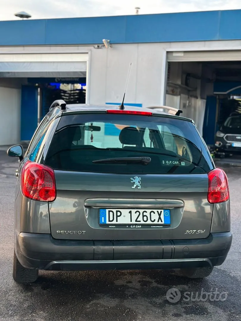 Peugeot 207 2008 photo 2