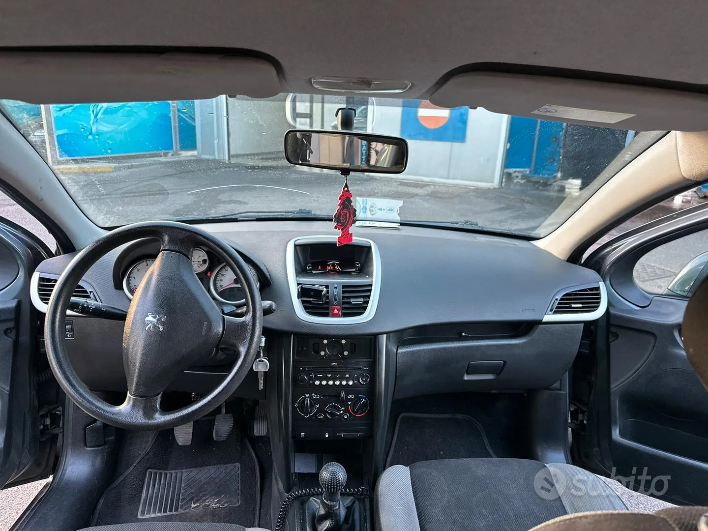 Peugeot 207 2008 photo 4