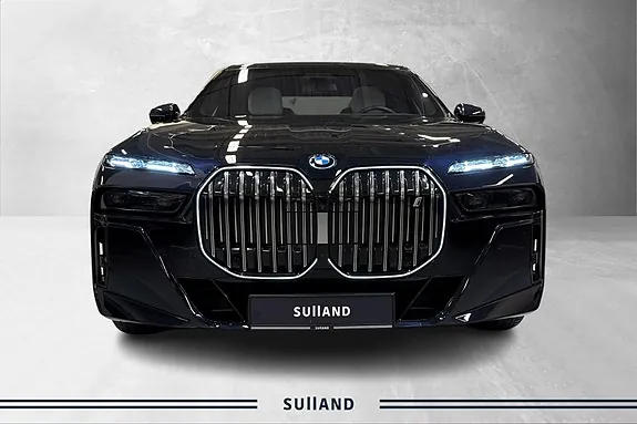 BMW I7 2023 photo 3