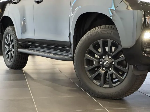 Toyota Land Cruiser Prado 2023 photo 5