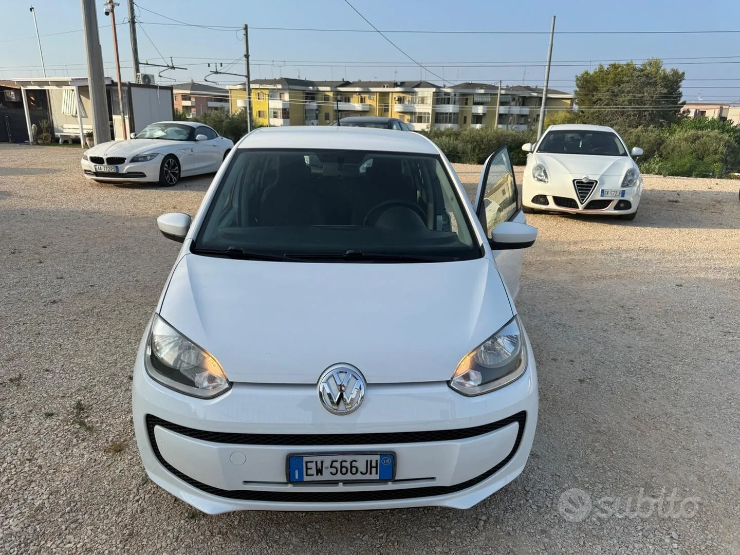 Volkswagen Up 2014 photo 2