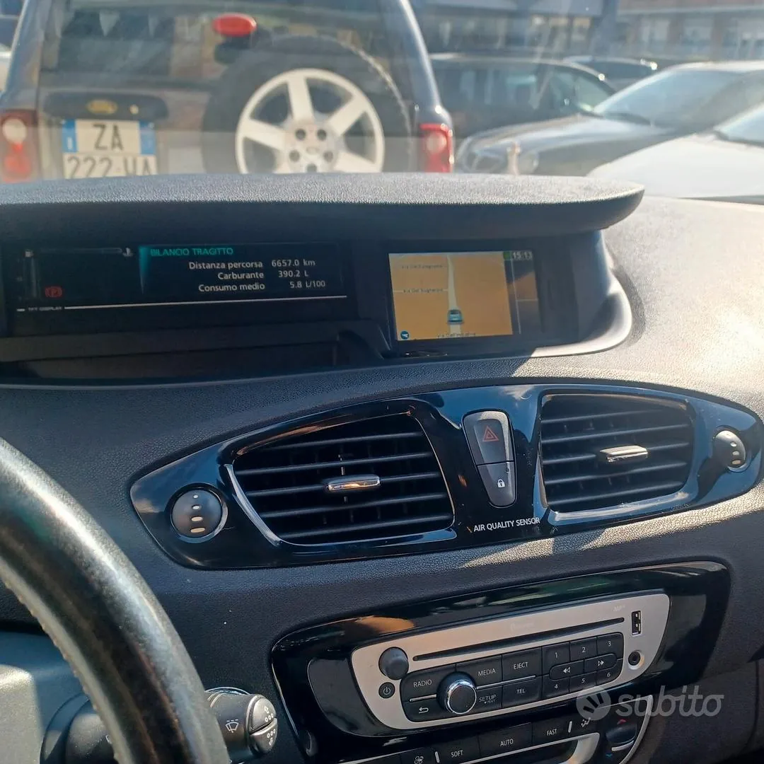 Renault Scenic 2013 photo 5