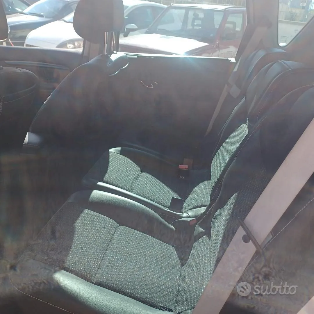 Renault Scenic 2013 photo 4