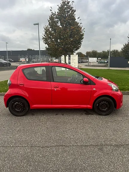 Toyota Aygo 2012 photo 3