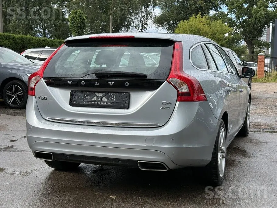Volvo V60 2014 photo 2