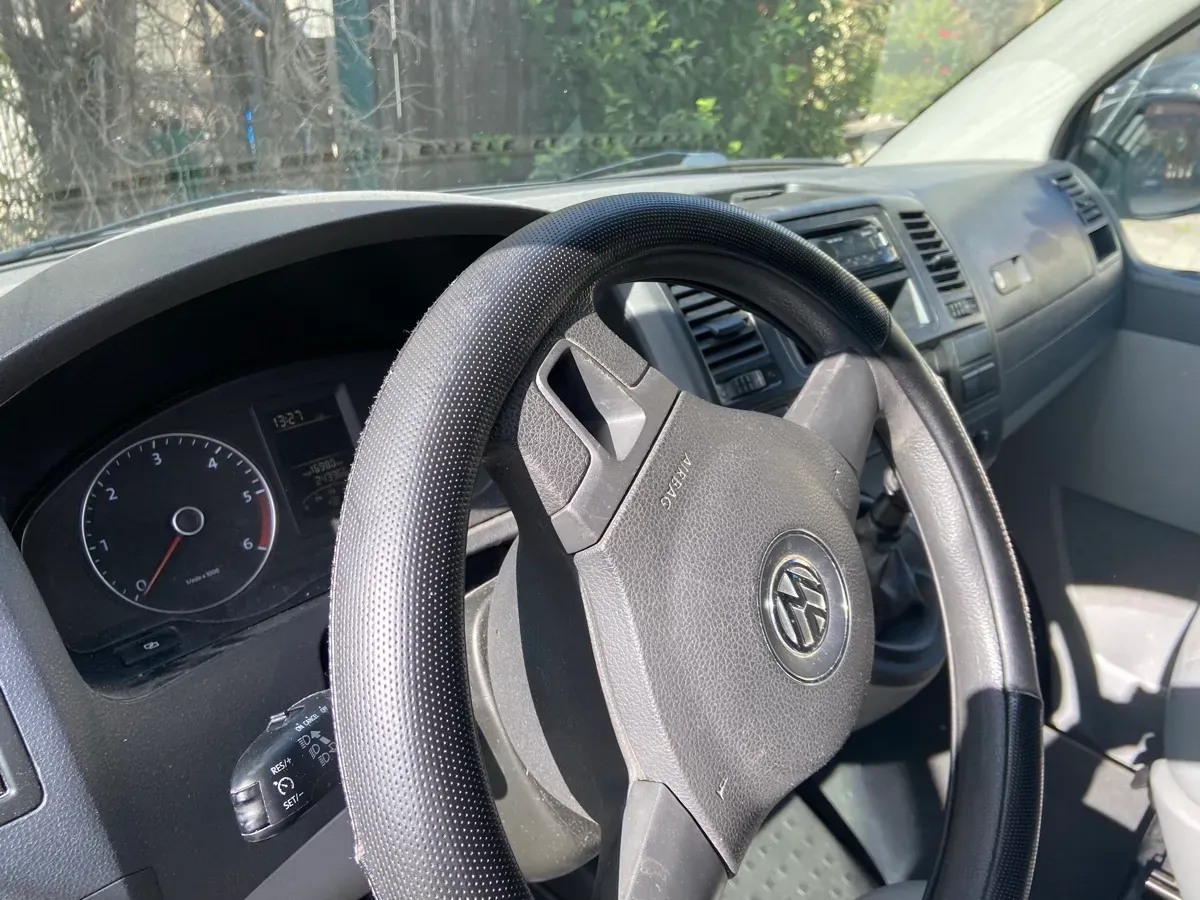 Volkswagen T5 2011 photo 3