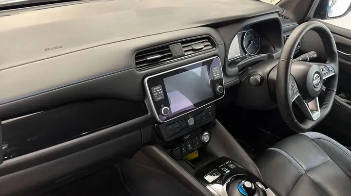 Nissan Leaf 2022 photo 2