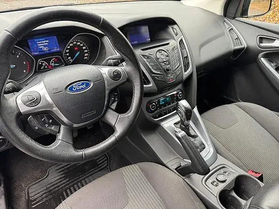 Ford Focus 2012 photo 3
