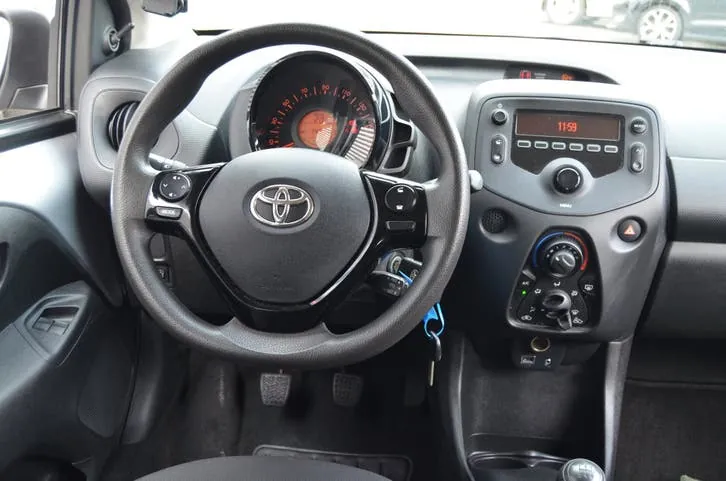Toyota Aygo 2017 photo 2