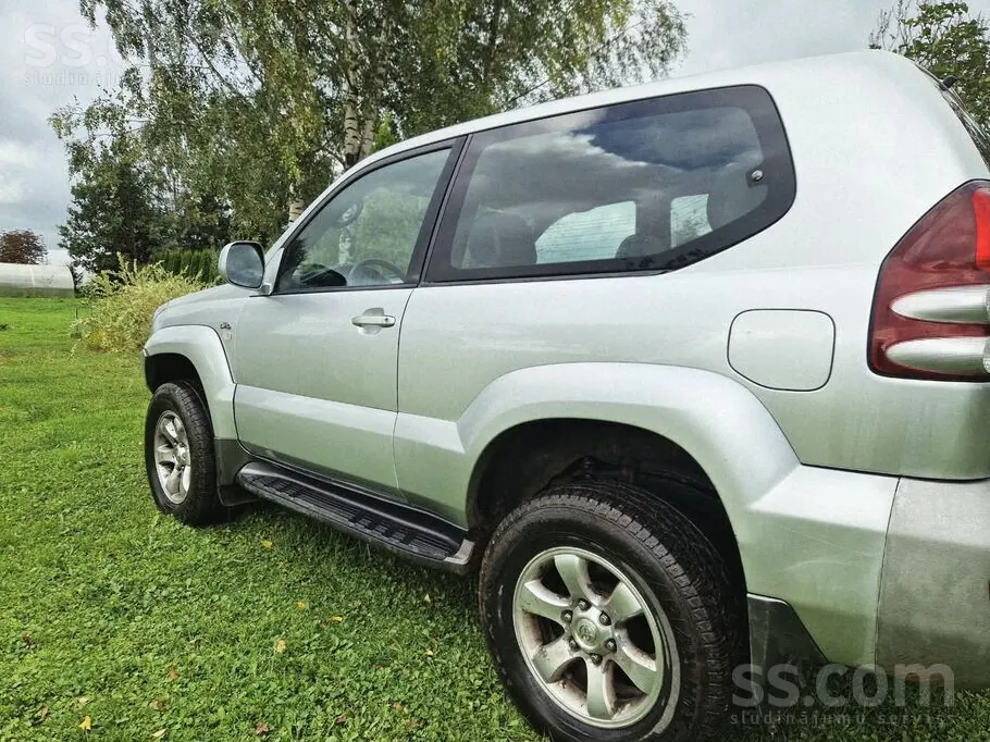 Toyota Land Cruiser 2004 photo 3