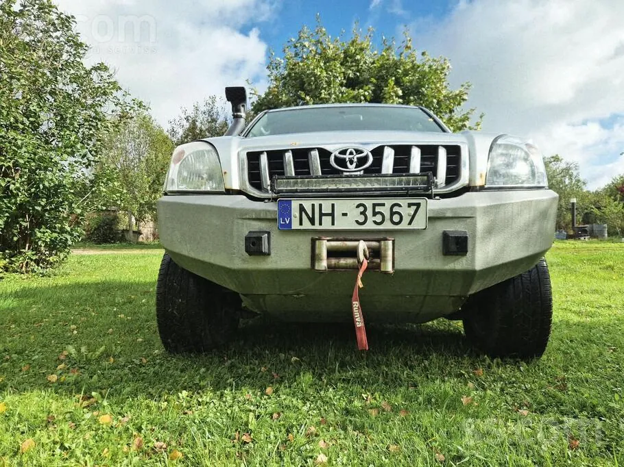 Toyota Land Cruiser 2004 photo 2