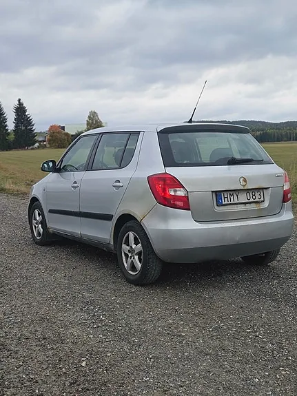 Skoda Fabia 2009 photo 4