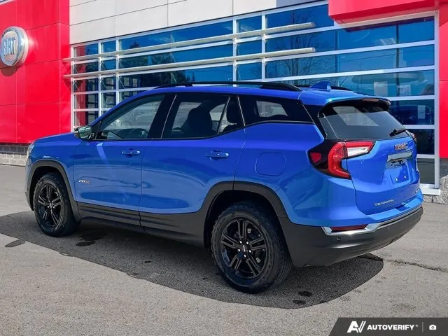 GMC Terrain 2024 photo 2