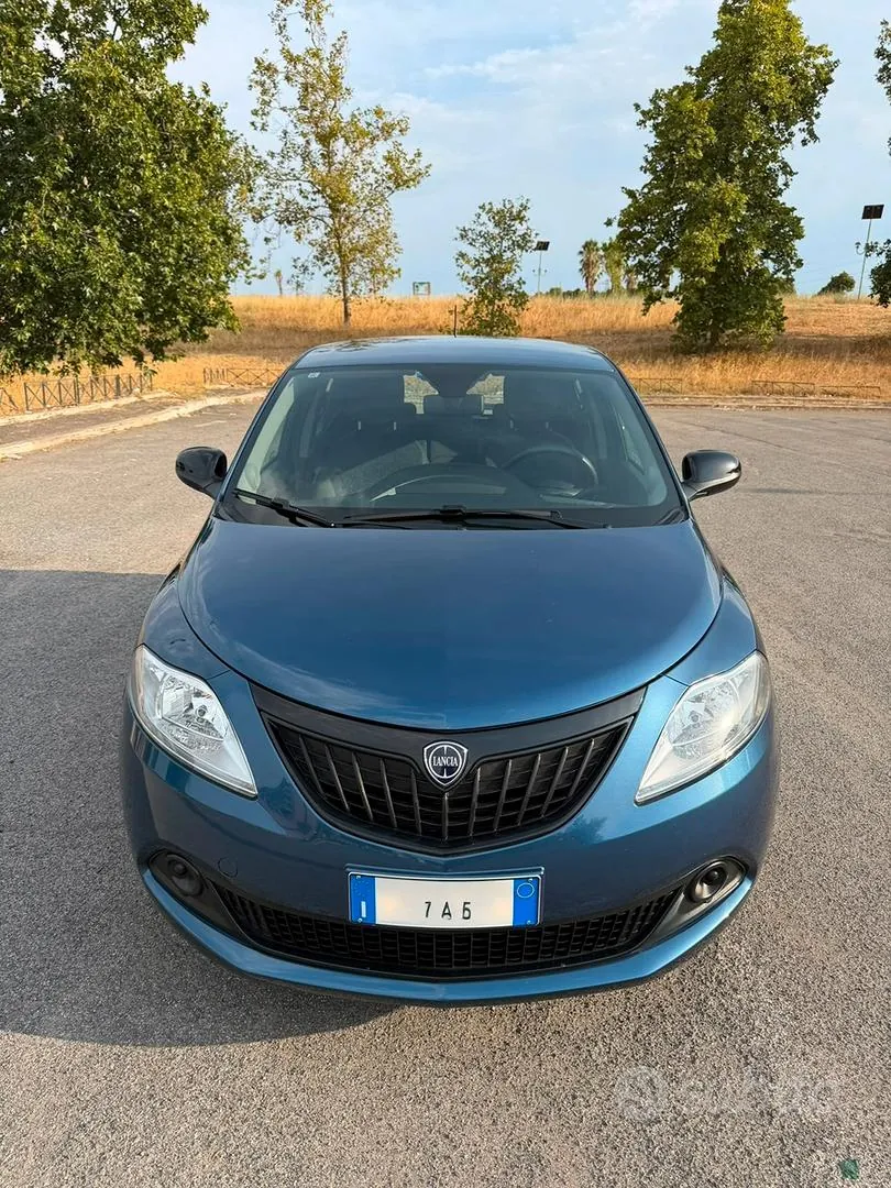 Lancia Ypsilon