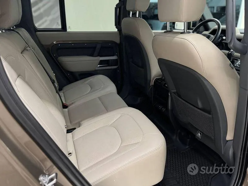 Land Rover Defender 2023 photo 5