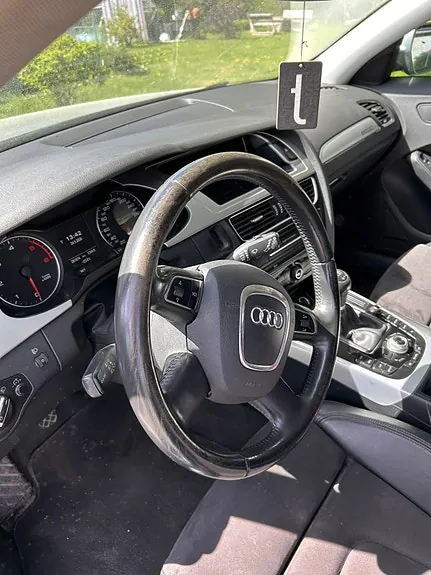 Audi A4 2011 photo 3