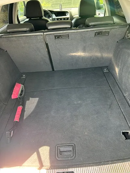 Audi A4 2011 photo 2