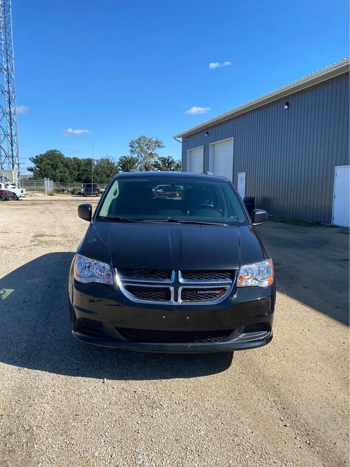 Dodge Grand Caravan 2017 photo 2