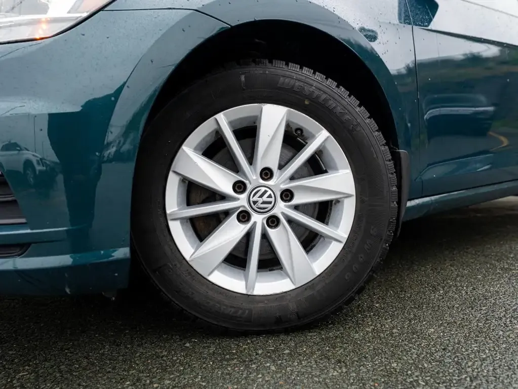 Volkswagen Golf 2018 photo 2