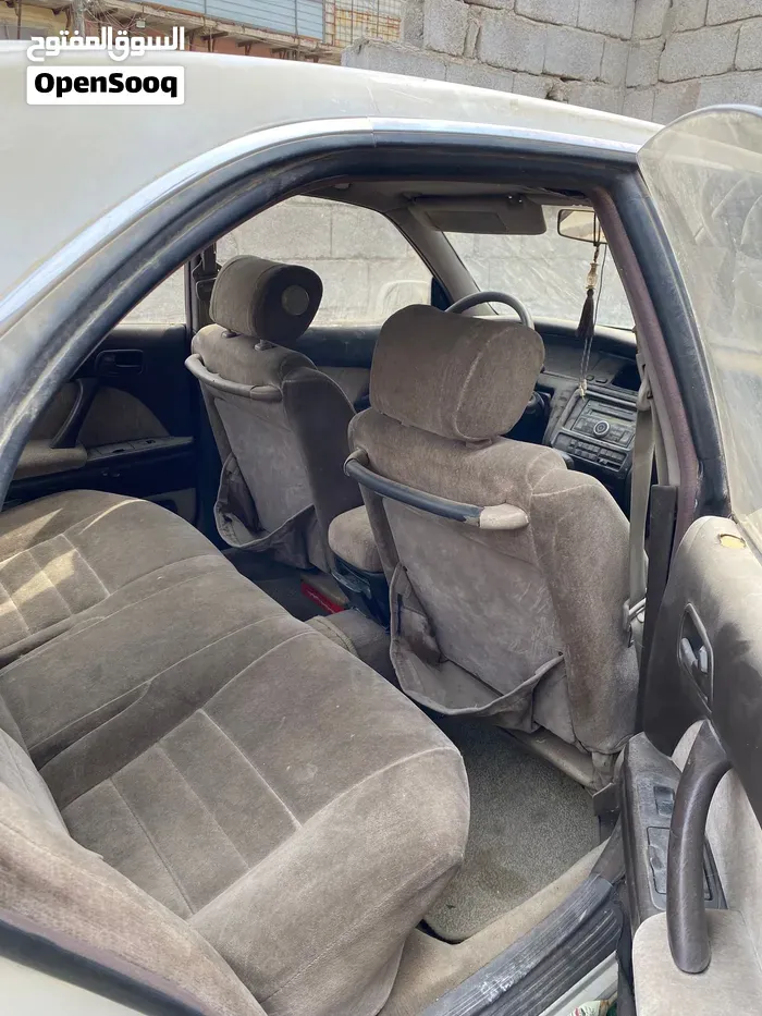 Toyota Crown 2000 photo 3