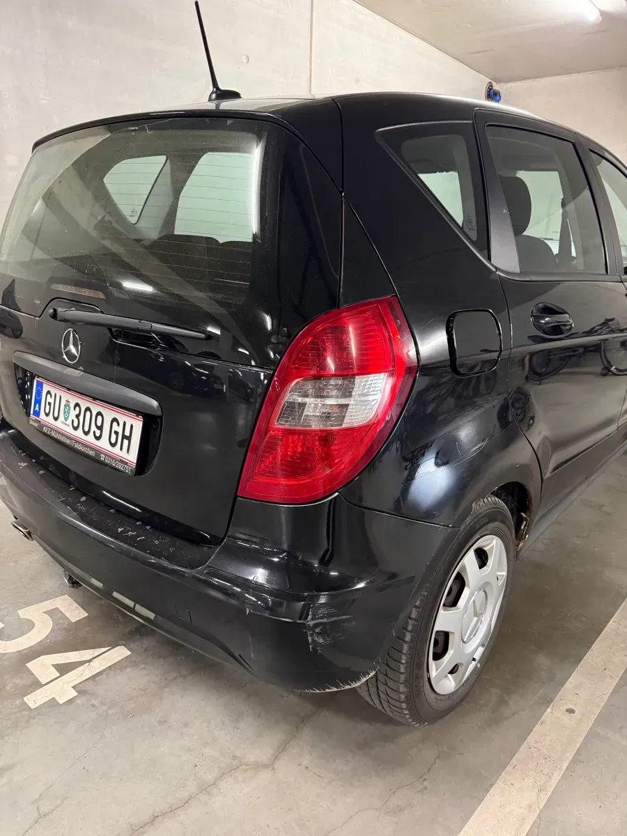 Mercedes-Benz A-Class 2011 photo 2