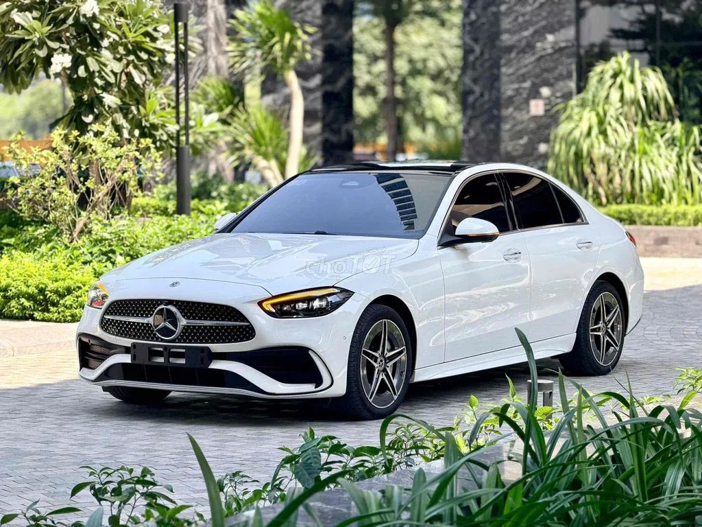 Mercedes-Benz C-Class 2025 photo 4