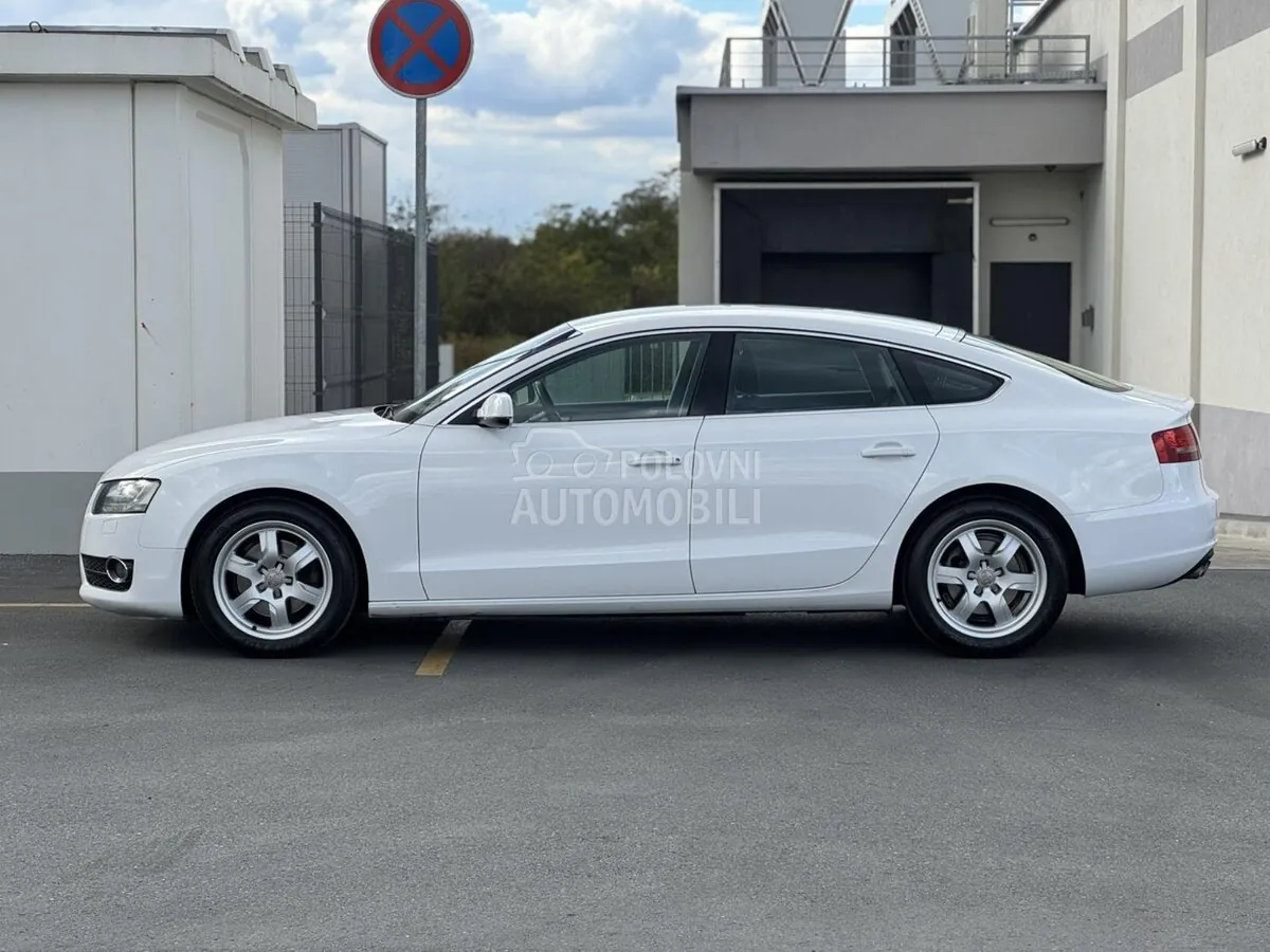 Audi A5 2010 photo 4